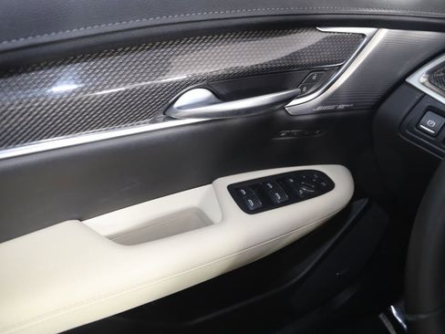 Used 2023 Cadillac XT5 Sportv w/ LPO, Floor Liner Package AWD/4WD image 31