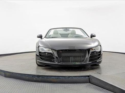 Used 2011 Audi R8 V10 w/ Enhanced Leather Pkg image 11
