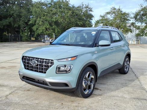 New 2026 Hyundai Venue SEL image 3