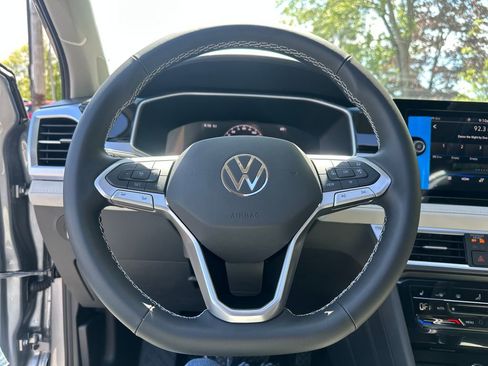 New 2026 Volkswagen Taos SE AWD/4WD image 7