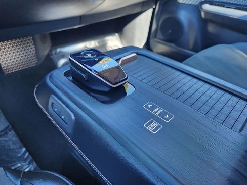 Used 2023 Nissan Ariya AWD image 17