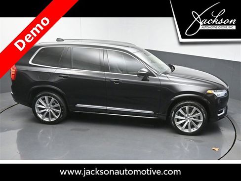 Used 2025 Volvo XC90 B5 Ultra w/ Lounge Package image 50