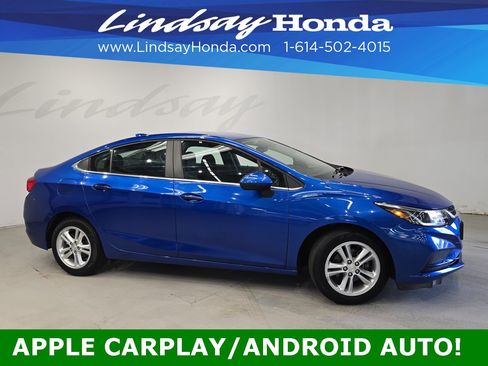 Used 2017 Chevrolet Cruze LT w/ Convenience Package image 3