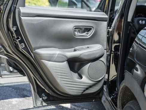 Used 2025 Honda HR-V LX image 30