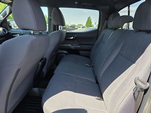 Used 2019 Toyota Tacoma TRD Off-Road w/ Technology Package AWD/4WD image 10