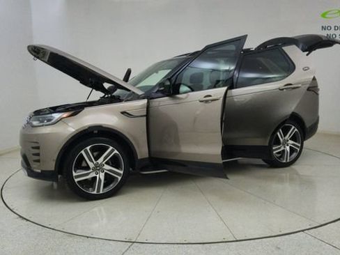 Used 2024 Land Rover Discovery Metropolitan Edition AWD/4WD image 82