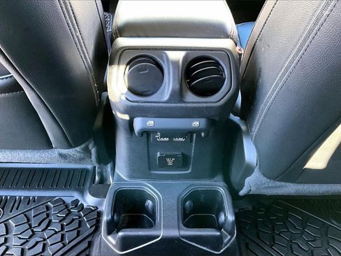 Certified 2021 Jeep Gladiator Overland image 16