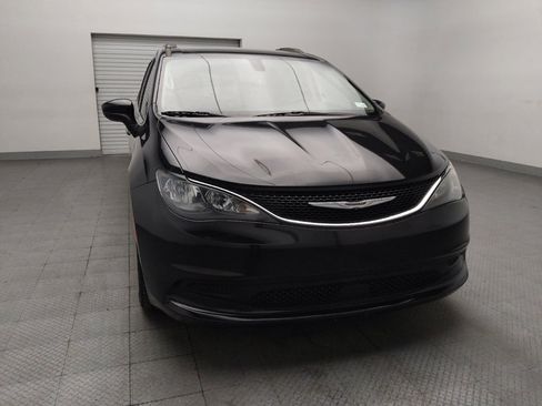 Used 2021 Chrysler Voyager Lxi FWD image 14