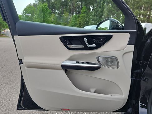 Certified 2026 Mercedes-Benz GLC 300 image 27