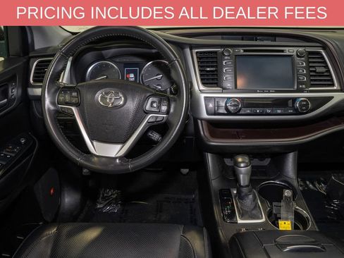 Used 2019 Toyota Highlander Limited FWD image 7
