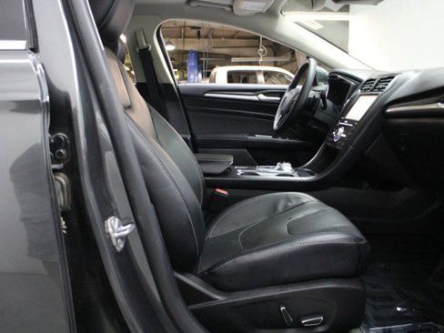 Used 2020 Ford Fusion Titanium image 23