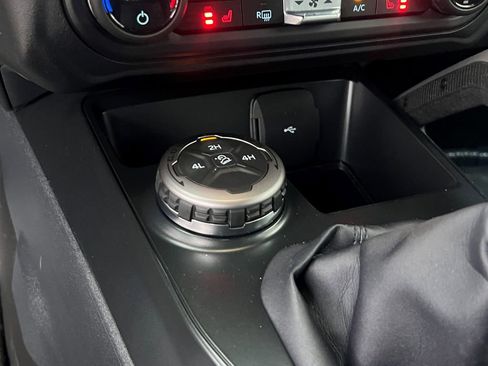 Used 2024 Ford Bronco Big Bend image 21