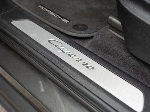 Certified 2023 Porsche Cayenne AWD/4WD image 42