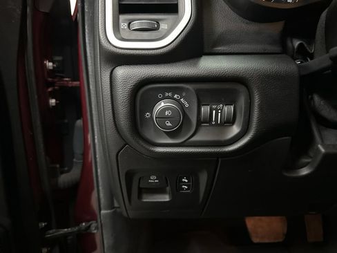 Used 2019 RAM 1500 Big Horn AWD/4WD image 33