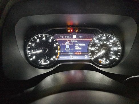 Used 2021 Nissan Titan SV w/ SV Convenience Package image 13