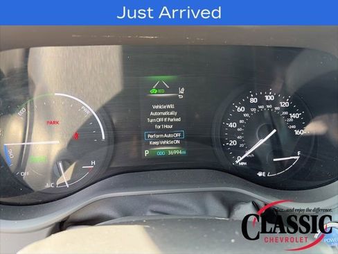 Used 2023 Toyota Sienna XLE Woodland Edition image 1