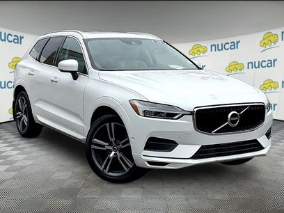 Used 2019 Volvo XC60 T6 Momentum w/ Multimedia Package