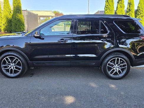 Used 2018 Ford Explorer Sport w/ Equipment Group 401A AWD/4WD image 7