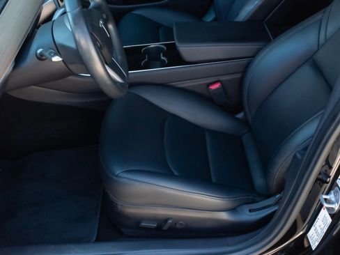 Used 2018 Tesla Model 3 Long Range image 10