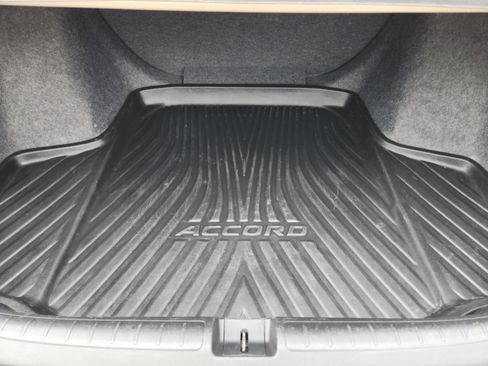 Used 2018 Honda Accord LX image 25