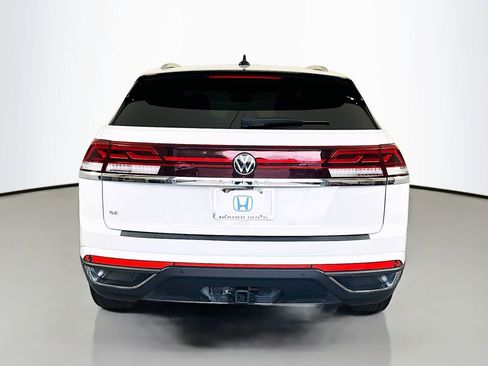 Used 2024 Volkswagen Atlas Cross Sport SE FWD image 6