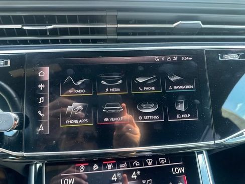 Used 2019 Audi Q8 Prestige w/ Luxury Package AWD/4WD image 11