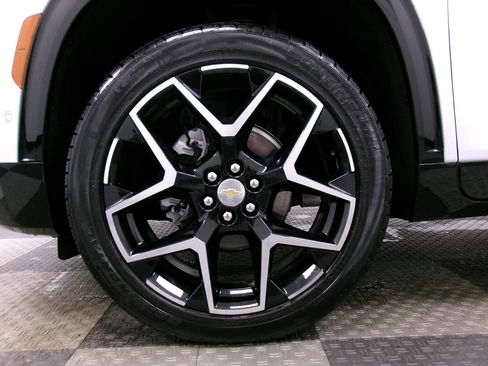 New 2026 Chevrolet Traverse High Country w/ LPO, Floor Liner Package image 18