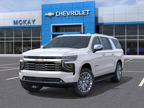 New 2025 Chevrolet Suburban Premier image 6