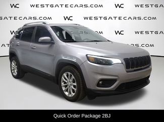 Used 2019 Jeep Cherokee Latitude w/ Popular Appearance Group FWD video 2