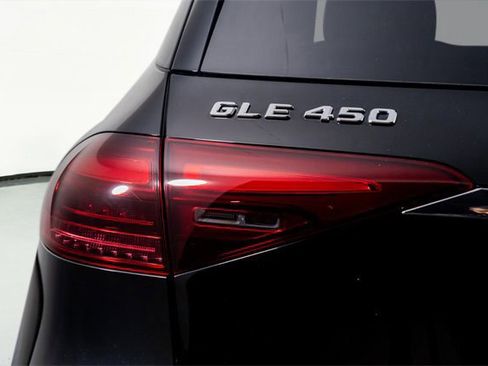 Used 2024 Mercedes-Benz GLE 450 4MATIC w/ Winter Package image 15