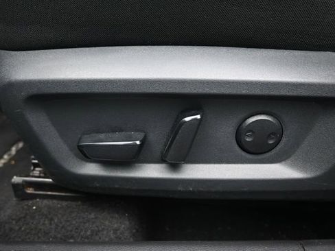 Used 2025 Nissan Rogue SV AWD/4WD image 14