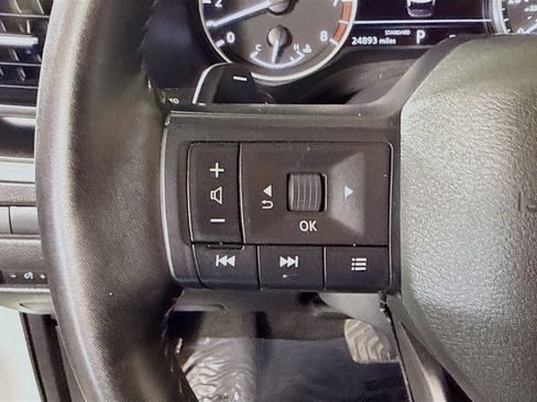 Used 2025 Nissan Rogue SV FWD image 14