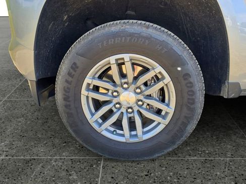 Used 2024 Chevrolet Colorado LT RWD image 14