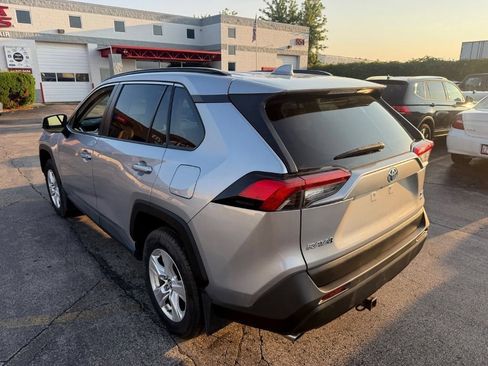 Used 2021 Toyota RAV4 XLE AWD/4WD image 9