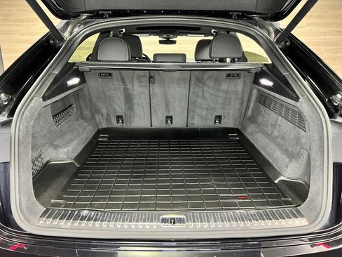 Used 2019 Audi Q8 Premium w/ Convenience Package AWD/4WD image 19