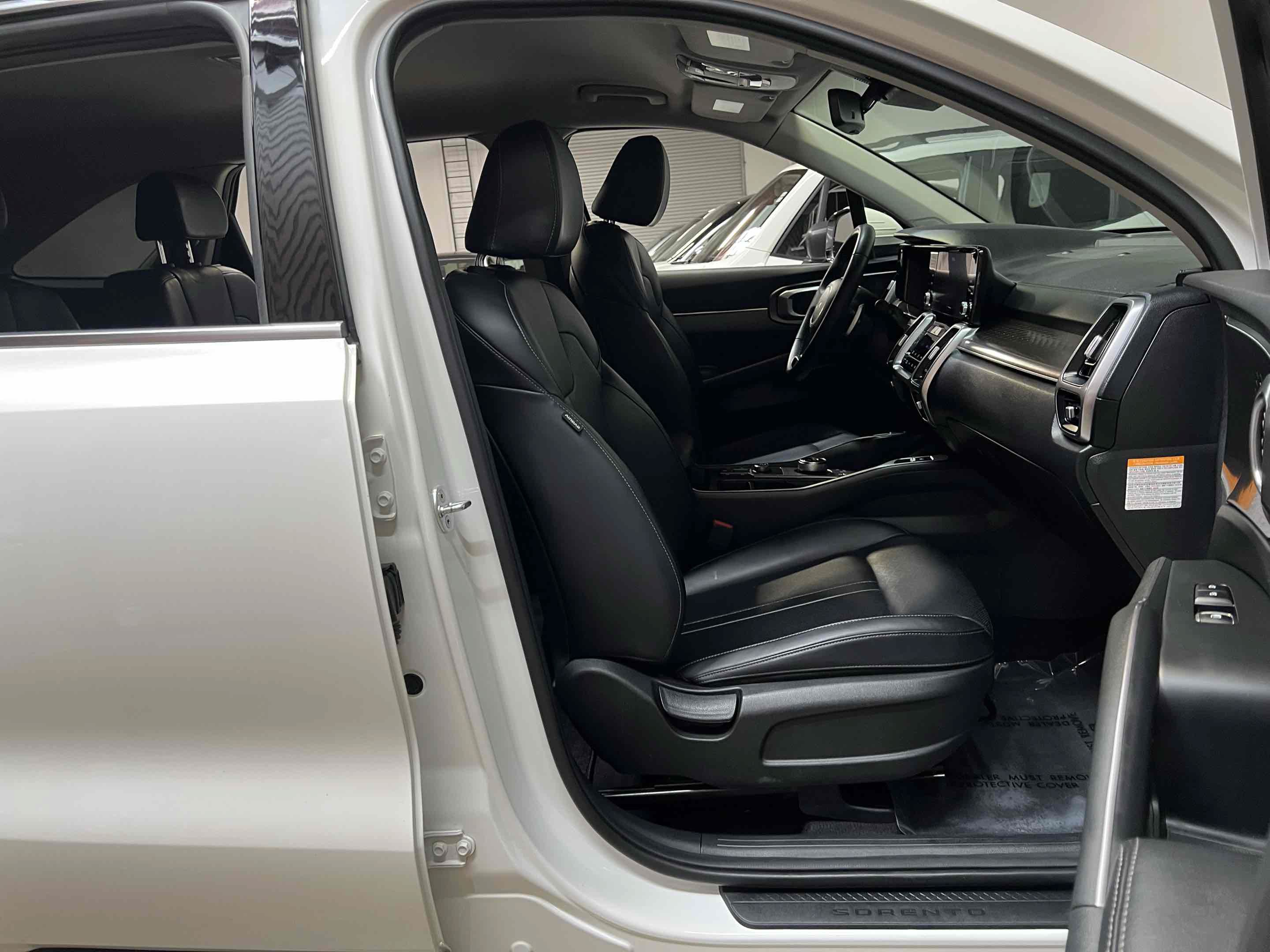 Used 2022 Kia Sorento S FWD image 35
