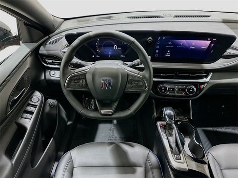Used 2025 Buick Envista Sport Touring w/ Convenience I Package image 21