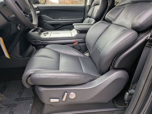 New 2026 Lincoln Navigator L Reserve AWD/4WD image 17