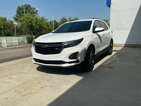 Used 2023 Chevrolet Equinox RS w/ RS Leather Package FWD image 5
