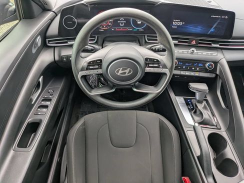 Used 2024 Hyundai Elantra SEL FWD image 12