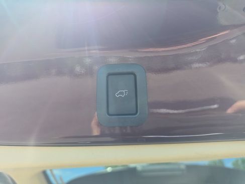 Certified 2019 Toyota Highlander XLE AWD/4WD image 16