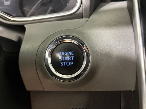 Used 2022 Toyota Avalon Limited w/ Advanced Safety Package FWD image 16