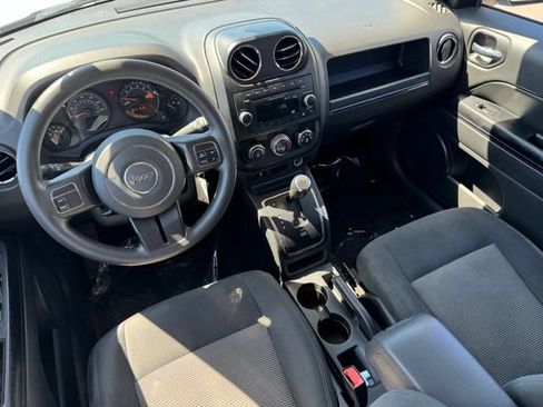 Used 2016 Jeep Patriot Sport w/ Power Value Group AWD/4WD image 9