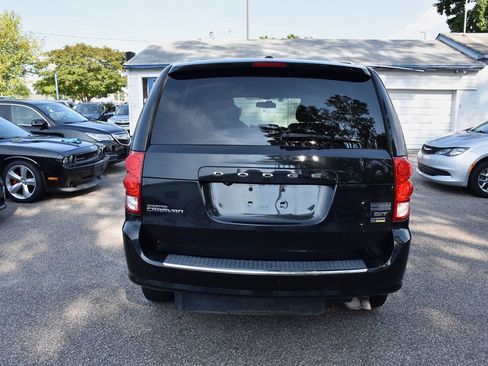 Used 2017 Dodge Grand Caravan SXT FWD image 5