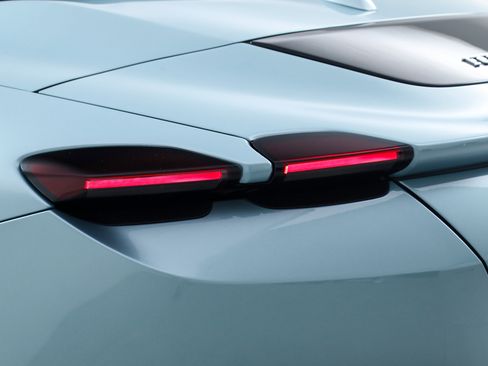 Certified 2025 Ferrari Roma Spider RWD image 18