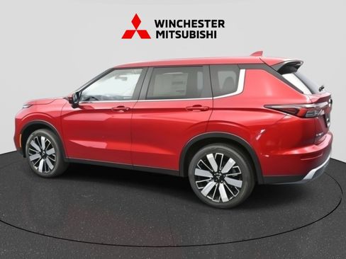 New 2025 Mitsubishi Outlander SE image 5