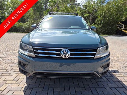 Used 2021 Volkswagen Tiguan SE FWD image 2