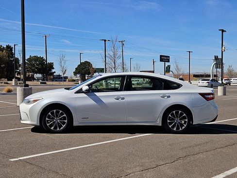 Used 2016 Toyota Avalon XLE Premium image 9