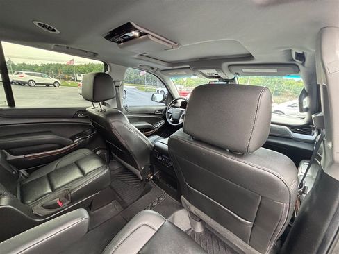 Used 2019 Chevrolet Suburban LT AWD/4WD image 26