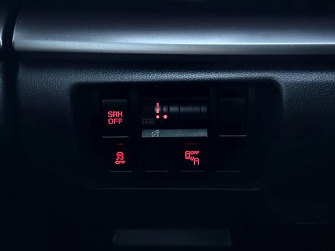 Used 2018 Subaru Crosstrek 2.0i Limited image 31